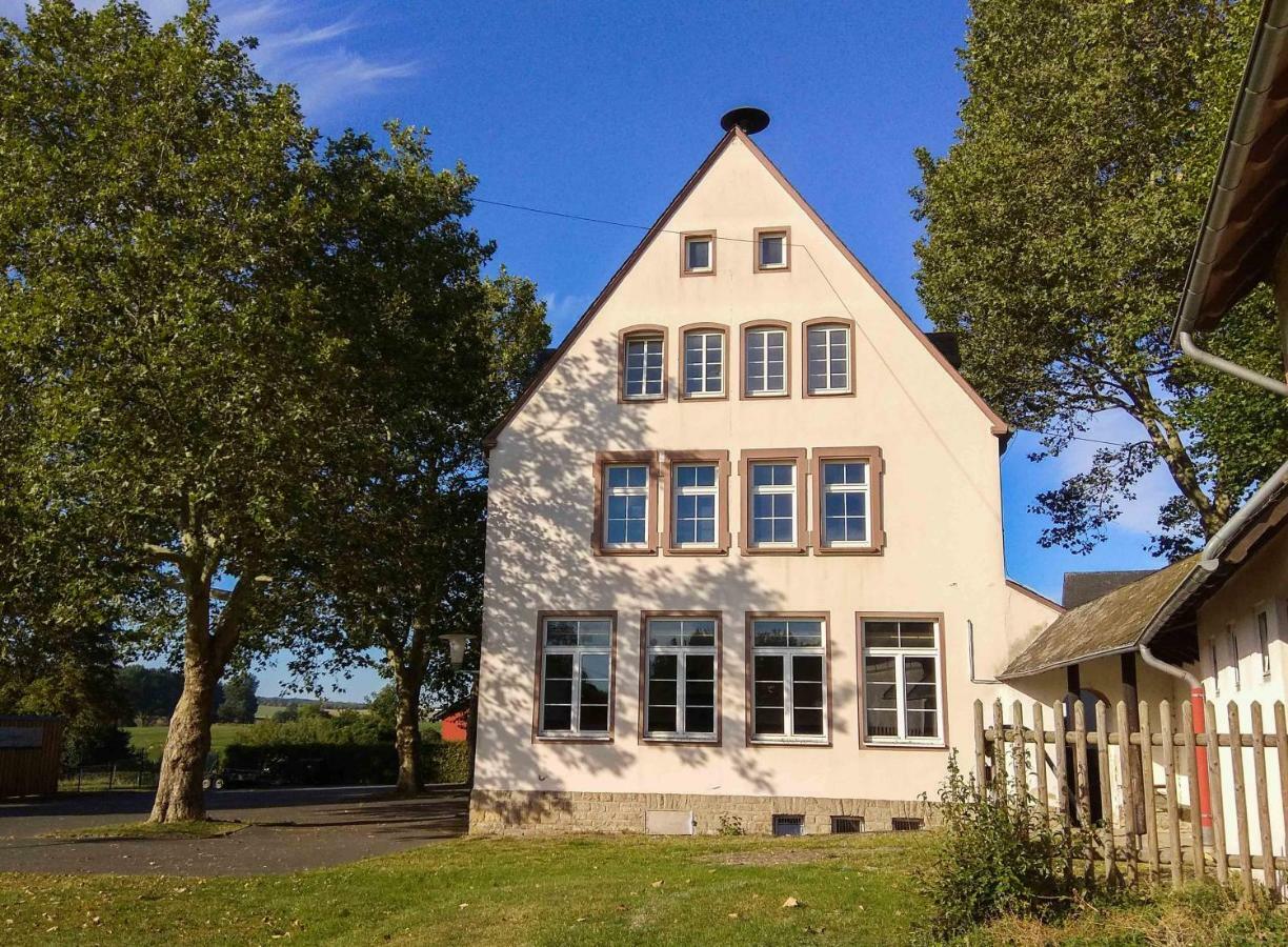 Alte Schule Gaestehaus - The Principal'S Rooms Appartment Bitburg Exterior foto
